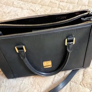 MCM Bag Large size Nice organization (Black)